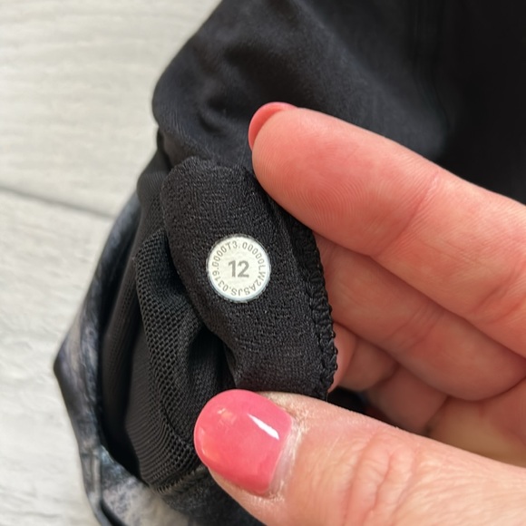 Lululemon Free to Be Serene Bra Sz 12 C/D Cup - Picture 4 of 6